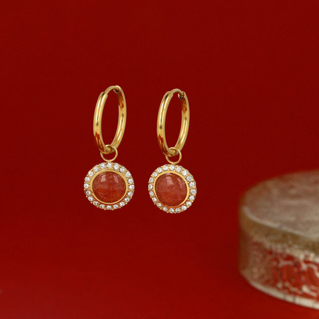 Berry Quartz Oorbellen – Goudkleurig & Glamorous