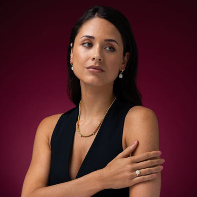 Gouden oorringen met vierkante zirkonia hanger