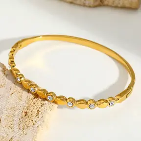 Stainless Steel Bangle Armband met Zirkonia – Goudkleurige Luxe Armband