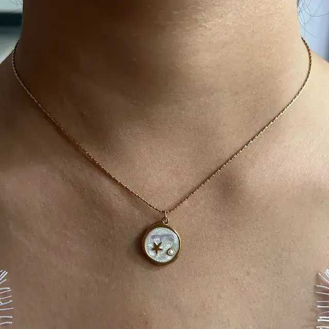 Stainless Steel Ketting Maan & Ster Goud – Subtiele Bedelketting met Parelmoer