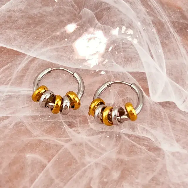 Stainless steel bicolor oorbellen met ringen – goud/zilver hoops