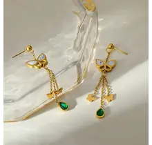 Stainless steel vlinder oorbellen met hanger – goudkleurige statement earrings