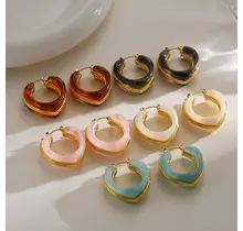Goudkleurige hoops met gekleurde resin – stainless steel oorbellen