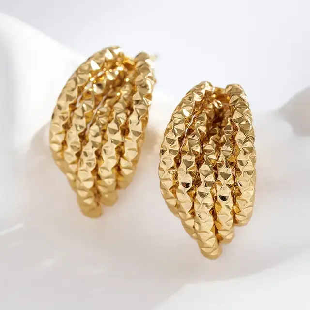 Stainless Steel Statement Studs – Bold Oorbellen Goud