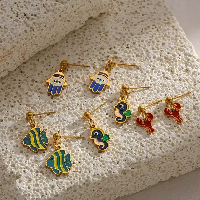 Stainless Steel Oorstekers Zee Bedels – Dancing Studs Vis Zeepaardje Kreeft Hamsa