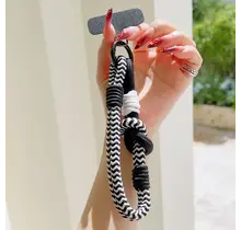 Telefoonkoord Kleurrijk – Trendy Phone Strap met Karabijnhaak Black White
