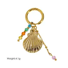 Stainless Steel Oorbellen met Schelp en Kralen – Goud (Per Paar)