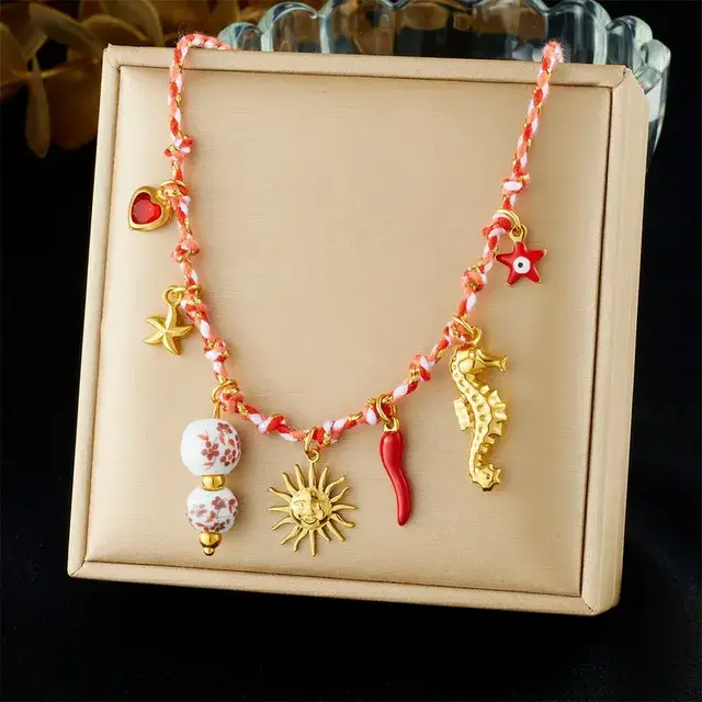 Stainless Steel Bedelketting Rood – Zon, Zeepaardje & Lucky Bedels – 40 cm + 5 cm Verlenging