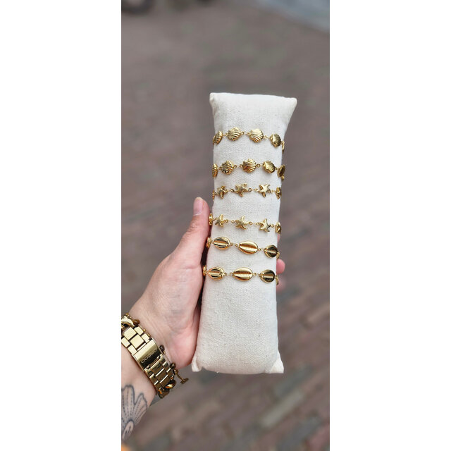 Zomerse Stainless Steel Armbandjes met Schelpen & Zeesterren – Goudkleurig