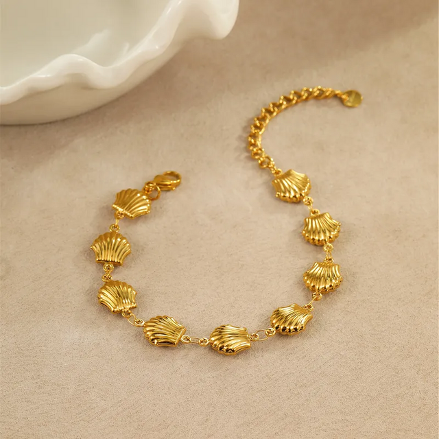 Zomerse Stainless Steel Armbandjes met Schelpen & Zeesterren – Goudkleurig