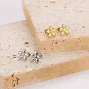 Stainless Steel Bloem Oorstekers – Goud- en Zilverkleurig