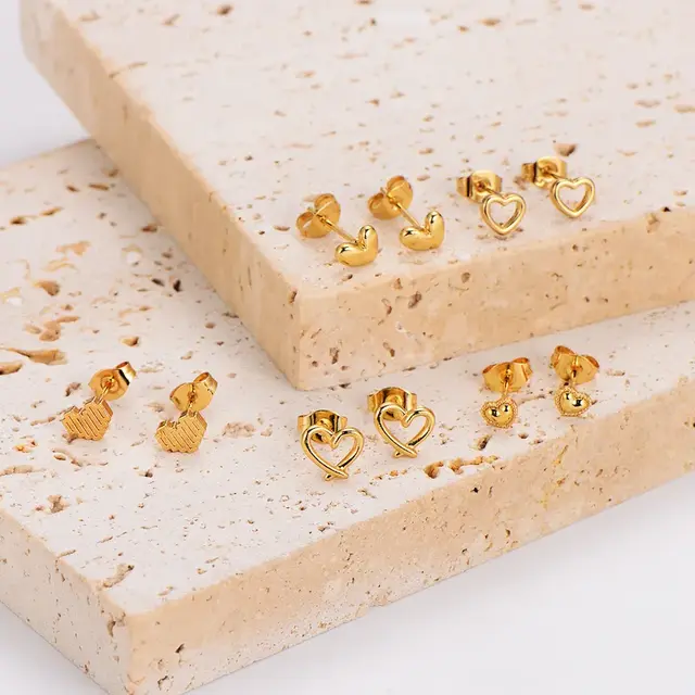 Stainless Steel Oorbellen Hartjes Mini – Goudkleurig