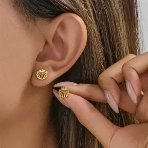 Stainless Steel Oorstuds Schelp – Goud & Zilver