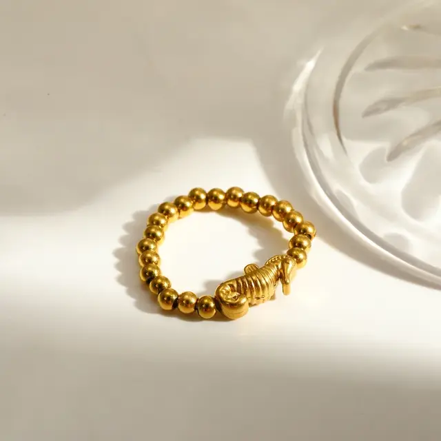 Elastische Stainless Steel Ring Zeepaardje – Goud, Two Tone of Parel