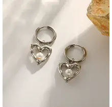 Stainless Steel Hoops met Hartje en Parel Zilverkleurig