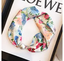 Sjaalketting met Parel Magnetische Sluiting Pastel Bloemen Print