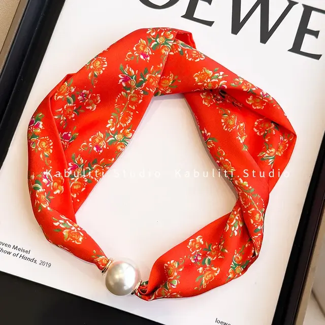 Sjaalketting met Parel Magnetische Sluiting Oranje Bloemen Print