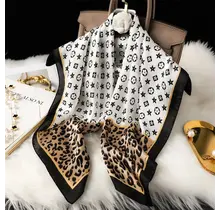Vierkante Zijden Sjaal 70x70 cm Monogram & Leopard Print