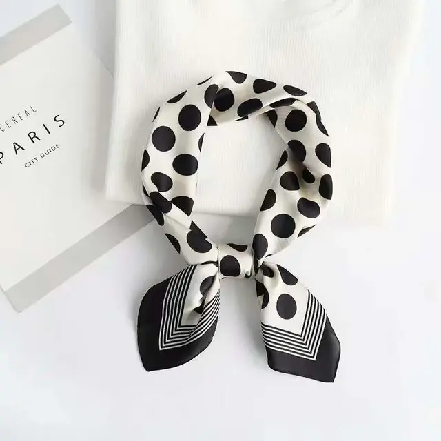 Vierkante Zijden Sjaal 70x70 cm Zwart/Wit Polkadot Print