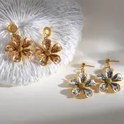 Stainless Steel Bloem Oorbellen met Zirkonia – Keuze uit Blauw of Bruin