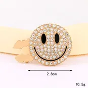 Gouden Smile Button Cover met Strass – Trendy Blouse Upgrade