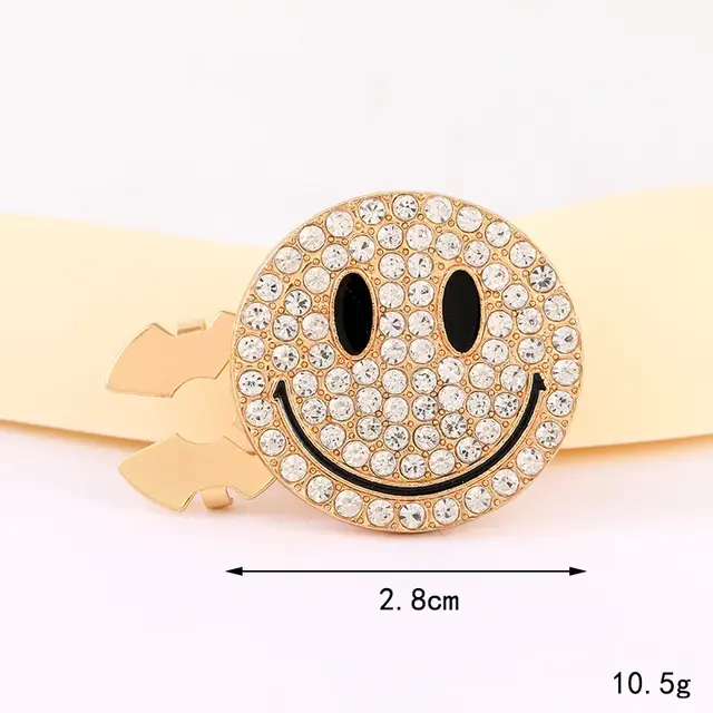 Gouden Smile Button Cover met Strass – Trendy Blouse Upgrade