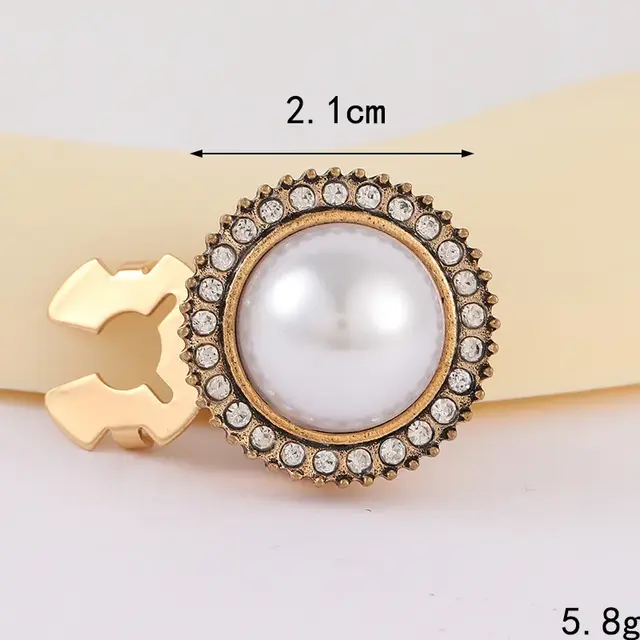 Ronde Parel Button Cover met Strass – Minimal Chic