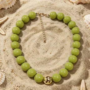 Groene Kralen Ketting met Gouden Detail – Trendy Fresh Look Necklace