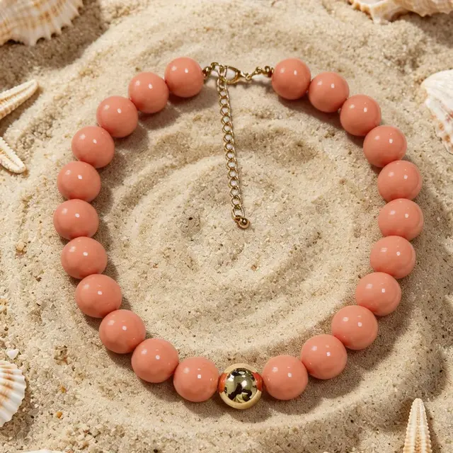 Koraal Roze Kralen Ketting met Gouden Detail – Feminine Trend Necklace
