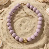Lila Kralen Ketting met Gouden Detail – Trendy Pastel Statement Necklace