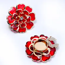 Button Cover Bloem Rood – Opvallende Trend Accessoire voor Blouse