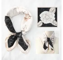 Zwart Beige Bloemen Sjaaltje – Chic Contrast Print