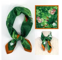 Groen Lotus Sjaaltje – Natuur geïnspireerde Print