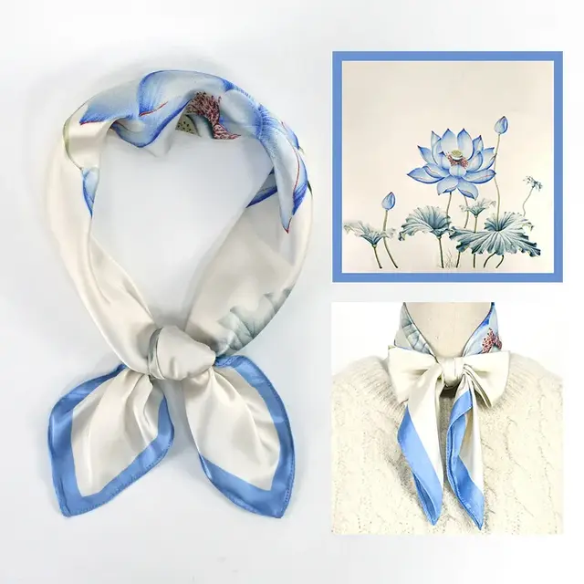 Blauw Wit Lotus Sjaaltje – Elegant & Tijdloos