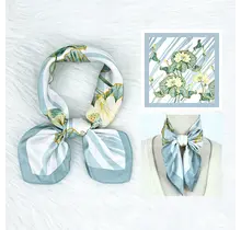 Groen Wit Botanisch Sjaaltje – Natuurlijke Trend Look