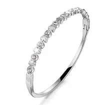 Stainless Steel Bangle met Klaver Bloemen en Zirkonia – Zilverkleurige Armband