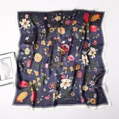 Goodies Label Sjaaltje Flower Garden Donkerblauw 70 x 70 cm