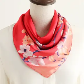 Goodies Label Sjaaltje Blossom Coral 70 x 70 cm | Bloemenprint