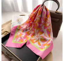 Goodies Label Sjaaltje Floral Pop Pink 70 x 70 cm