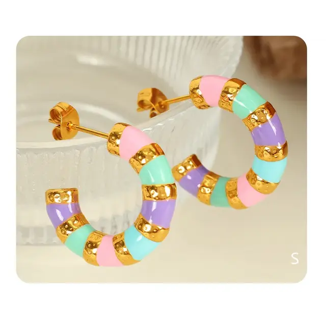 Goodies Label Stainless Steel Rainbow Hoops 22 mm Goudkleurig