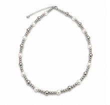 Zilverkleurige Stainless Steel Bolletjes Ketting met Parels 39 + 5 cm | Goodies