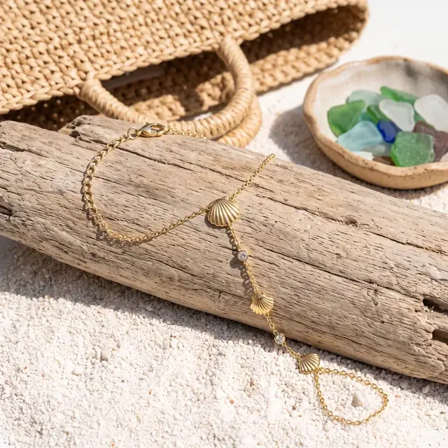 Goudkleurige Stainless Steel Handketting Schelp & Zirconia | Goodies