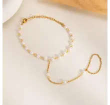 Goudkleurige Stainless Steel Handketting met Witte Parels | Goodies