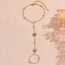 Goudkleurige Stainless Steel Handketting met Bloemen | Goodies