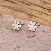 Goodies Label Zilverkleurige Daisy Oorstuds 8 mm | Stainless Steel