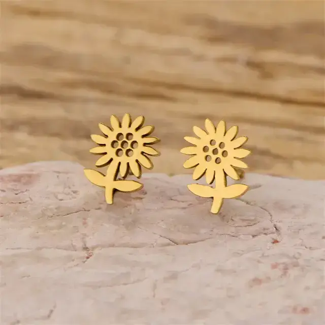 Goodies Label Goudkleurige Zonnebloem Oorstuds 9 mm | Stainless Steel