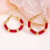 Goodies Label Rode Hoops met Goudkleurige Details | Statement Oorringen