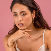 Ring met Hartjesdetail en Ronde Glassteen • Amber