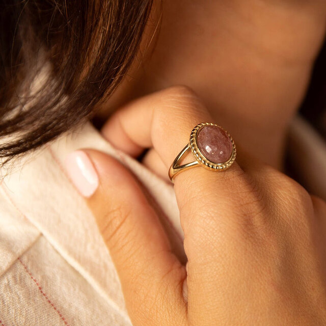 Vintage Ring met Edelsteen & Getwist Randje • Berry Quartz
