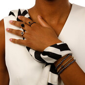 Gouden Armband met Zwarte Parels - Mysterieus Design